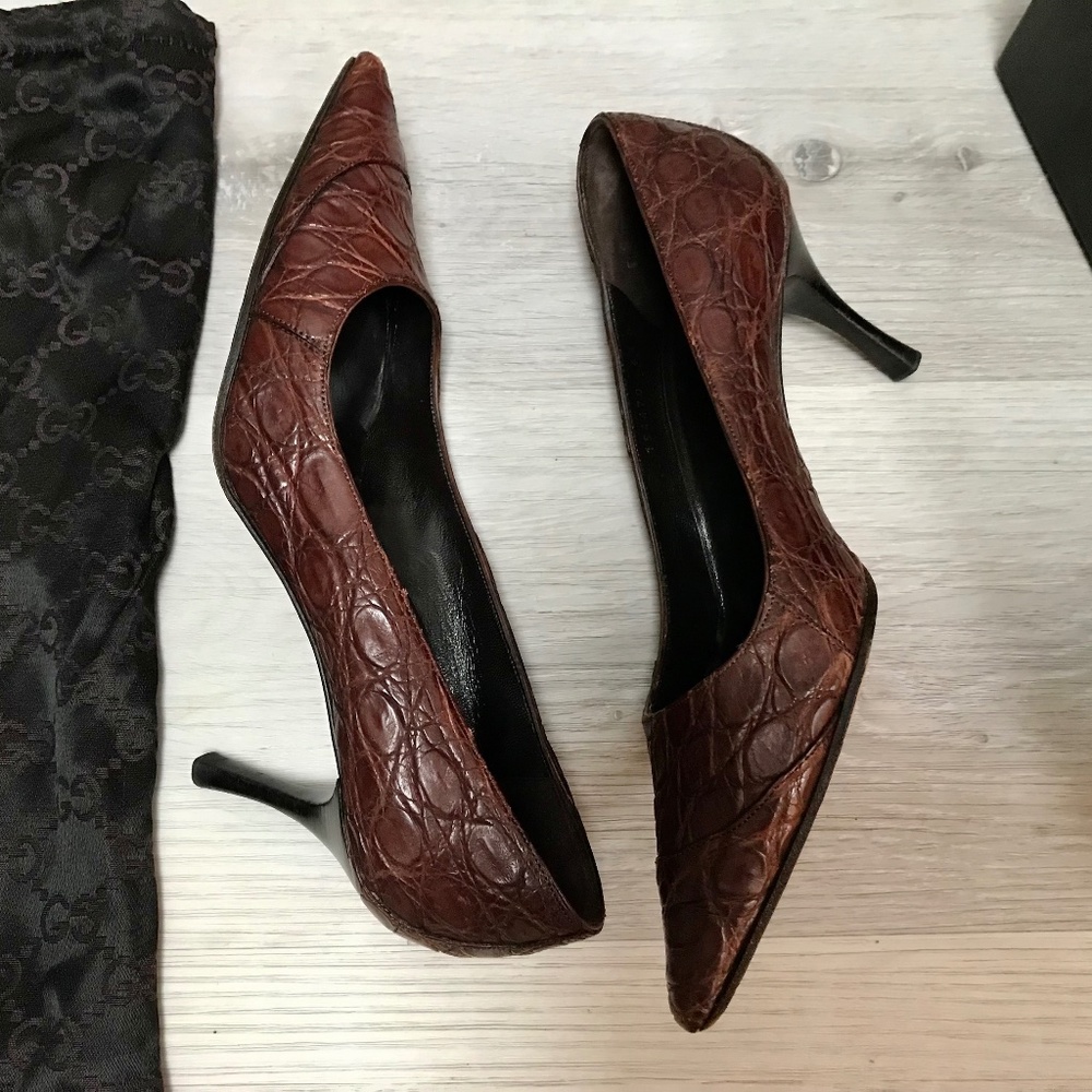 Gucci Chocolate Crocodile Pumps Size 6.5